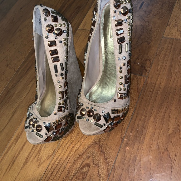 Pink suede and jeweled peep toe wedges - Picture 3 of 7